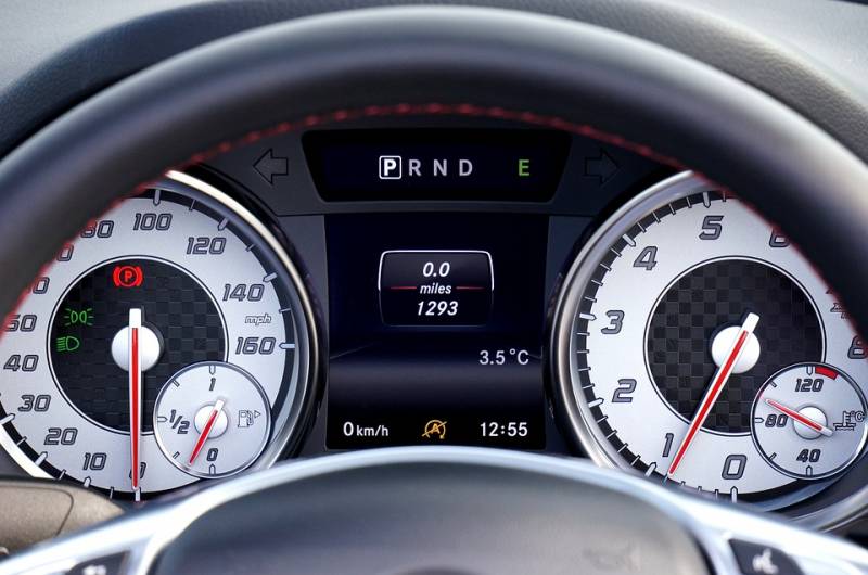Benz объявил русские цены на обновлённый седан S-класса