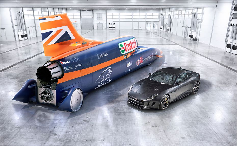 На гоночный автомобиль Bloodhound установили мотор от истребителя На гоночный автомобиль Bloodhound установили мотор от истребителя