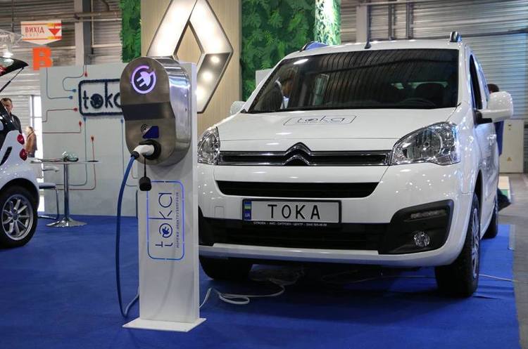 За 7 років електрокари будуть дешевшими за дизельні й бензинові авто – Bloomberg