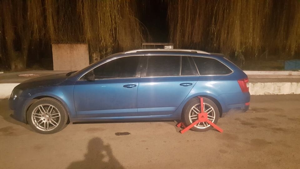 Прикордонники затримали автомобіль викрадений у Чех Прикордонники затримали автомобіль викрадений у Чех