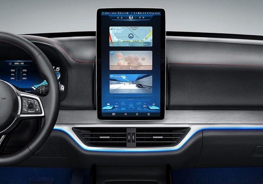 Новый кроссовер BYD Tang получил большой поворотный экран Новый кроссовер BYD Tang получил большой поворотный экран