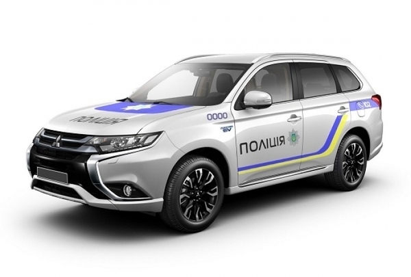 Національна поліція України отримає сотні нових позашляховиків Mitsubishi Outlander Аваков Національна поліція України отримає сотні нових позашляховиків Mitsubishi Outlander Аваков