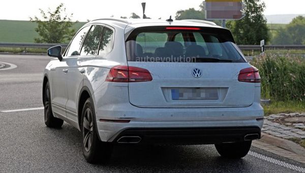 Новый VW Touareg 2018 модельного года замечен на тестах в «Поднебесной» Новый VW Touareg 2018 модельного года замечен на тестах в «Поднебесной»