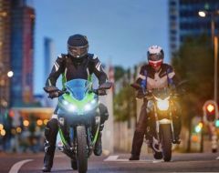 Philips X-tremeVision Moto поддерживает акцию недели безопасности дорожного движения