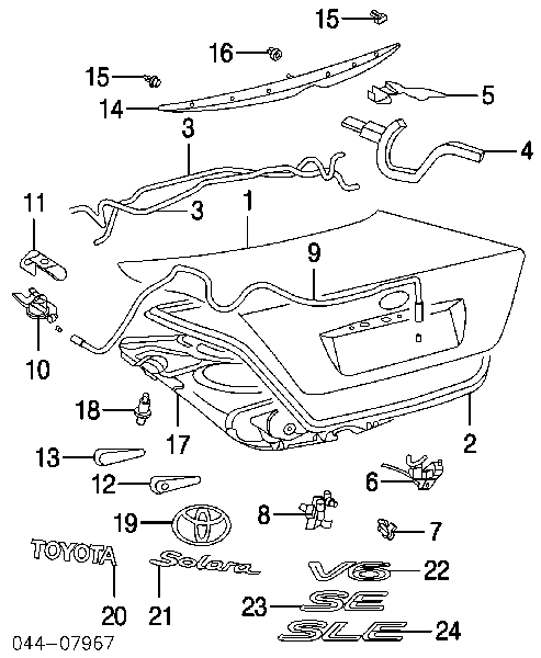 Эмблема крышки багажника (фирменный значок) на Toyota Solara V3