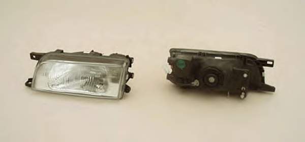 Luz esquerda para Nissan Sunny (N14)