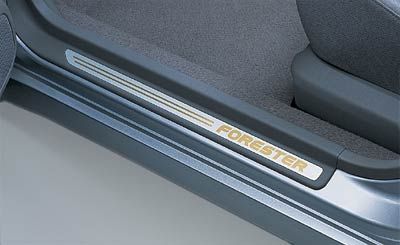 Накладка дверного порога внутренняя передняя, комплект на Subaru Forester S11, SG