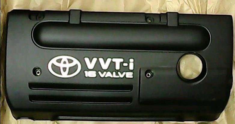 Крышка мотора декоративная на Toyota Avensis T25