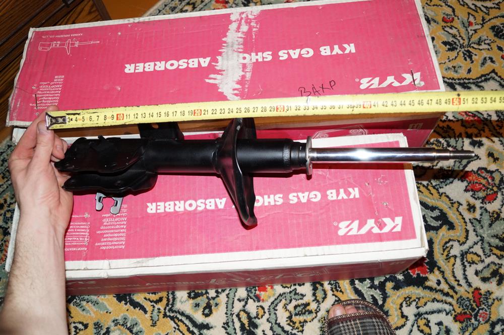 MR369010 Mitsubishi Амортизатор передней подвески правый