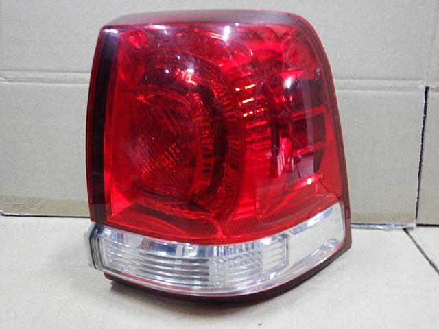 Lanterna traseira direita externa para Toyota Land Cruiser (J200)