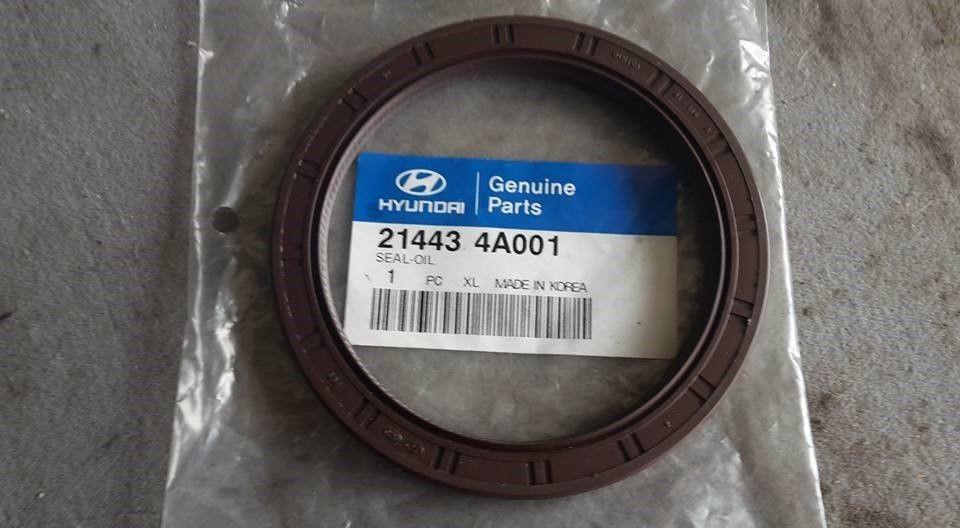 214434A001 Hyundai/Kia vedação traseira de cambota de motor