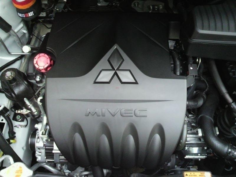 Tampa de motor decorativa para Mitsubishi Lancer (CY_A, CZ_A)