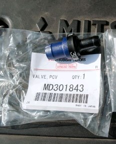 MD301843 Mitsubishi válvula pcv de ventilação dos gases de cárter