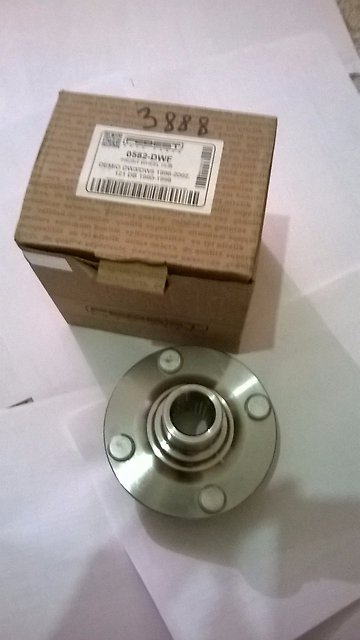 Cubo dianteiro D06133060B Mazda