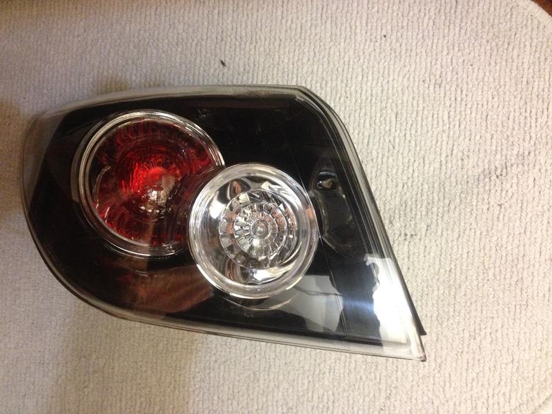 BR5S51160B Mazda фонарь задний левый внешний