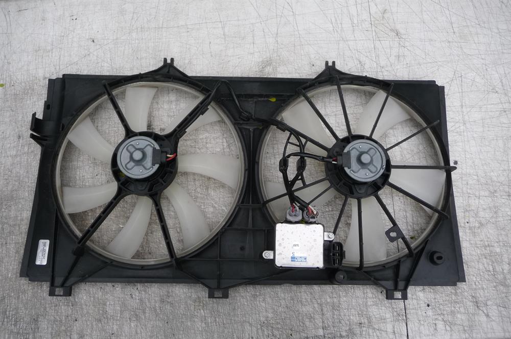 Motor direito de ventilador do sistema de esfriamento para Toyota Camry (V40)