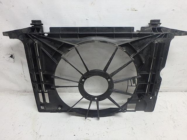 Диффузор радиатора охлаждения на Toyota Corolla E18