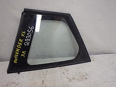 GS 4812 D305 XYG стекло кузова (багажного отсека левое)
