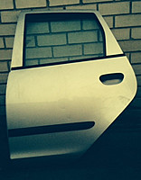 Porta traseira esquerda para Mitsubishi Colt (Z3A)