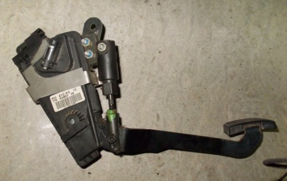 5010480823 Renault (RVI) pedal de gás (de acelerador)