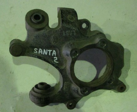 Цапфа (поворотный кулак) задний левый на Hyundai Santa Fe II 