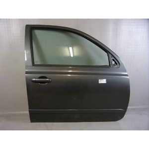 80100AX130 Nissan porta dianteira direita