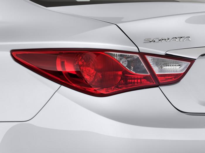 Lanterna traseira esquerda externa para Hyundai Sonata (YF)