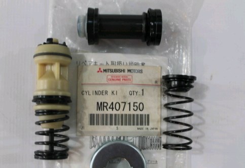 Kit de reparación, cilindro de freno principal MR407150 MITSUBISHI