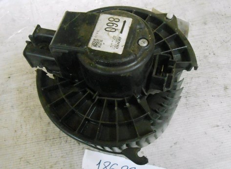 Мотор вентилятора печки (отопителя салона) на Mitsubishi Pajero IV LONG 