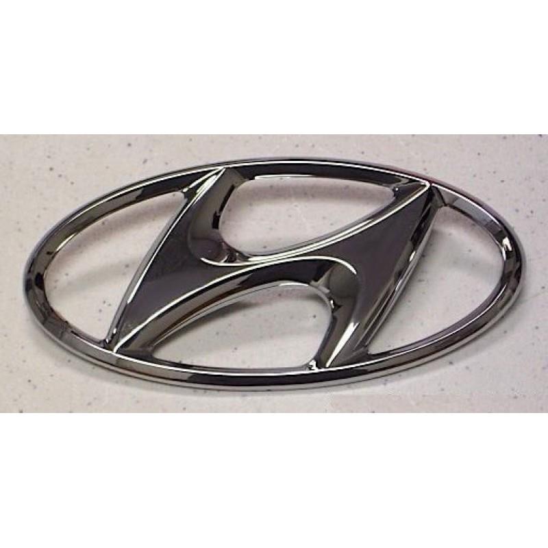 Эмблема решетки радиатора на Hyundai Getz 