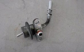 Regulador de pressão de combustível na régua de injectores para Toyota FORTUNER (N5, N6)