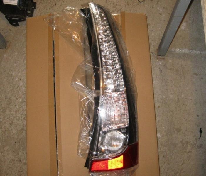 Фонарь задний правый 8330A212 Mitsubishi
