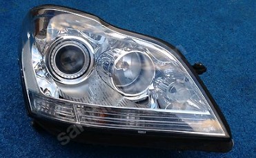 Luz direita para Mercedes GL (X164)