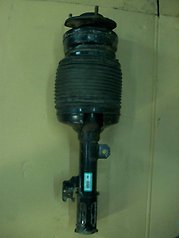 4801048050 Toyota Амортизатор передней подвески правый