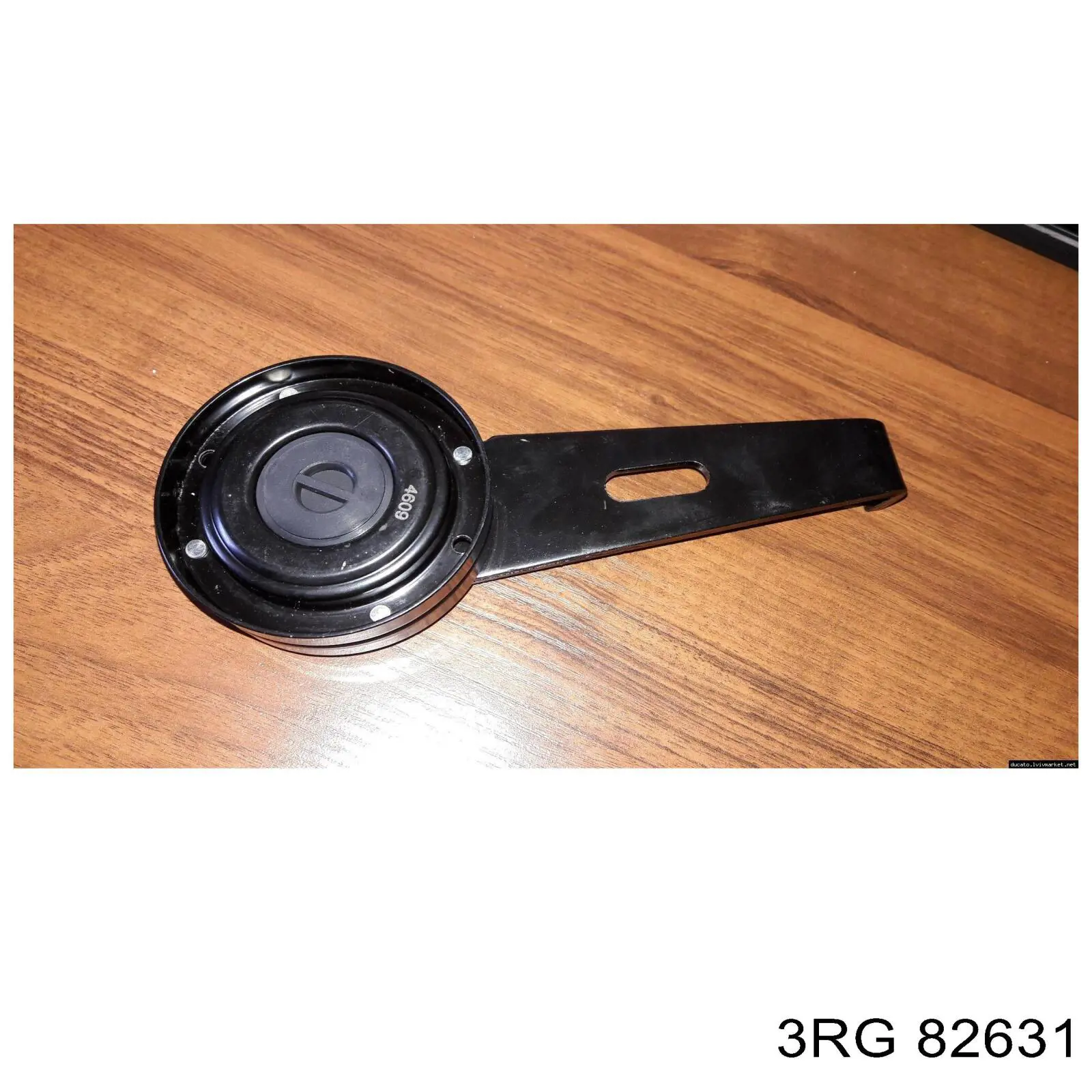 Скоба патрубка интеркуллера 3RG82631 3RG