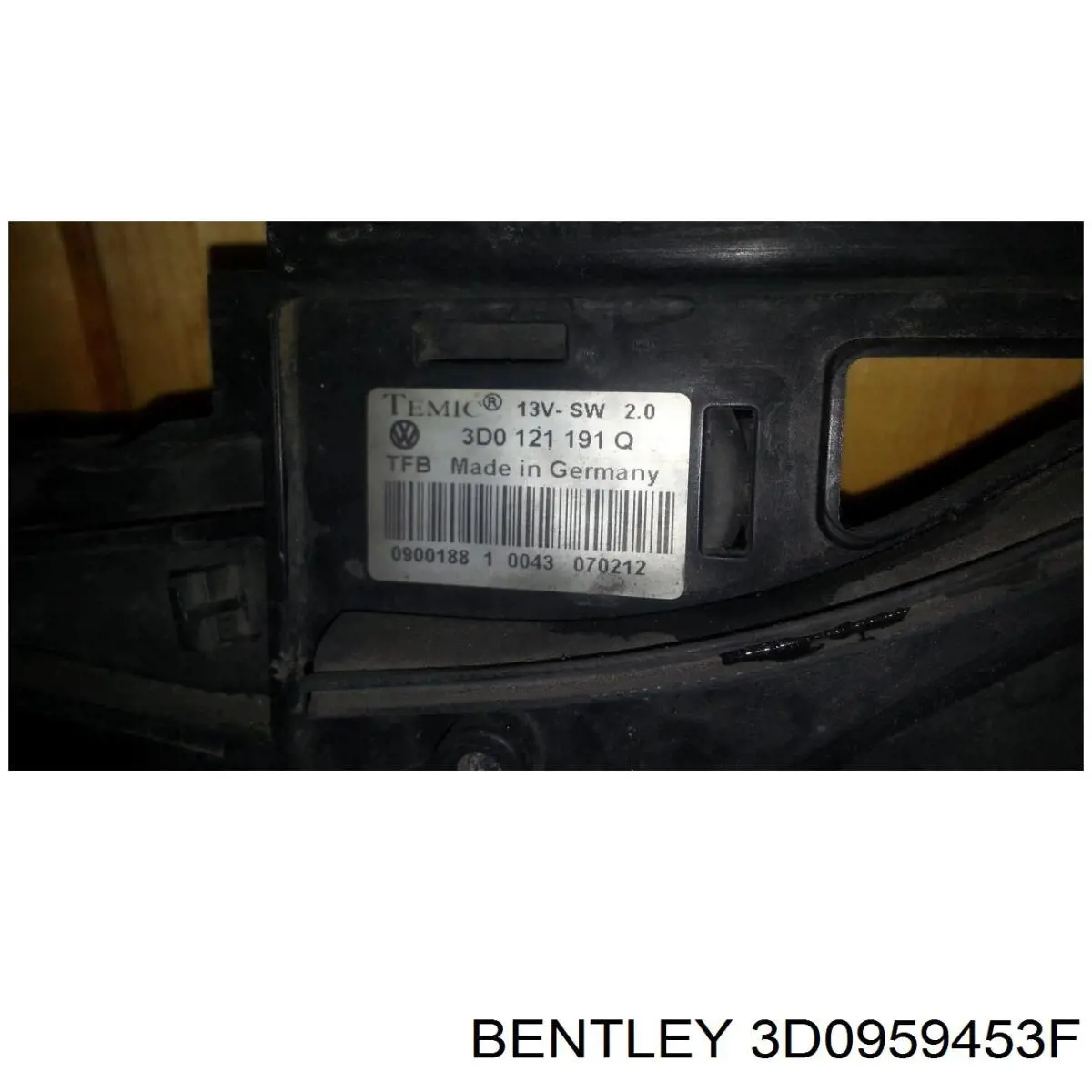 Вентилятор (крыльчатка) радиатора охлаждения левый 3D0959453F Bentley