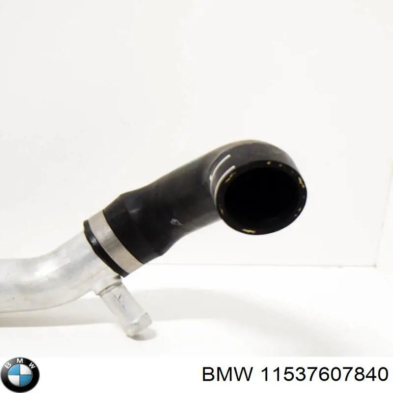 11537607840 BMW Шланг (патрубок) охлаждения от дополнительного насоса к помпе