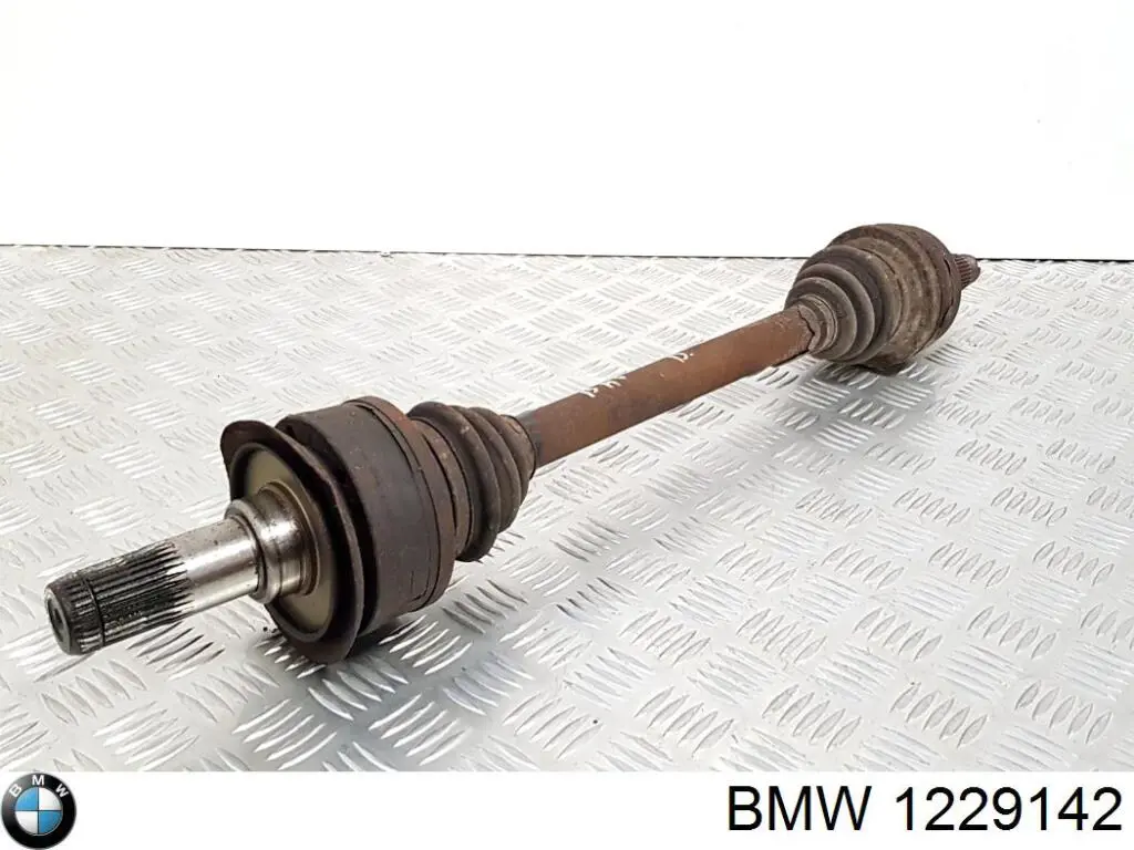 1229142 BMW 