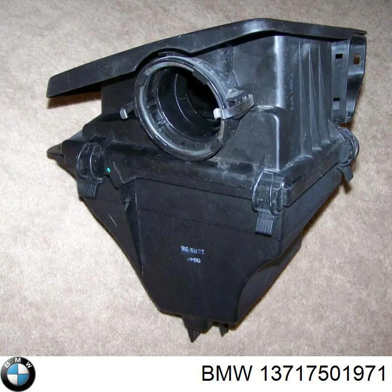 13717501971 BMW корпус воздушного фильтра