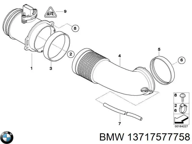 13717577758 BMW Насос водяной