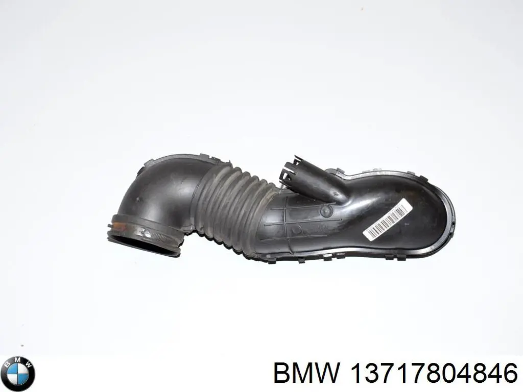 13717804846 BMW Воздушный патрубок расходомера