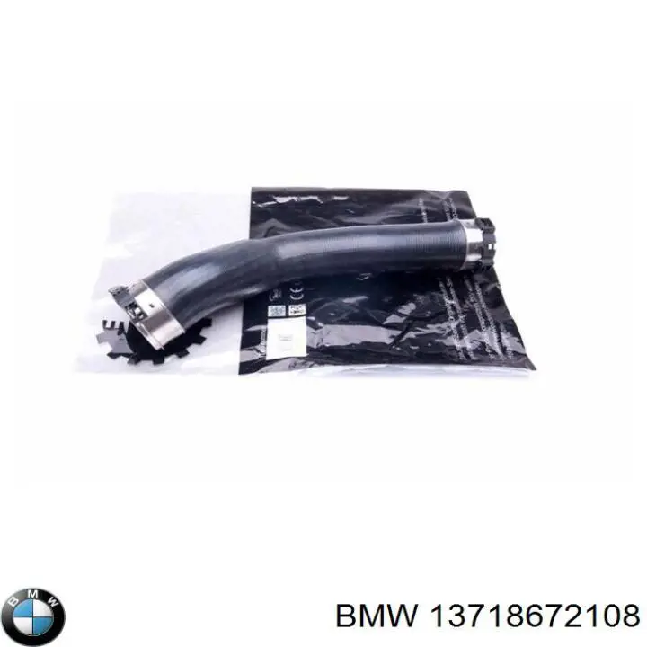 13718672108 BMW шланг (патрубок интеркуллера правый)
