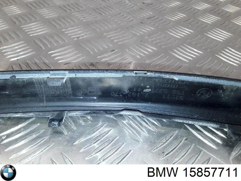 Задний бампер 15857711 BMW