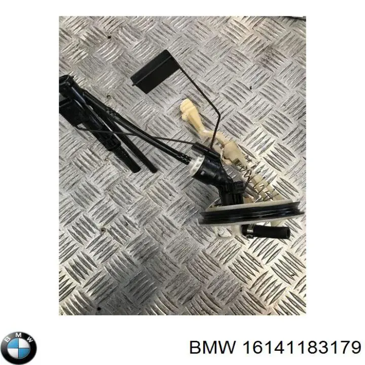 Датчик уровня топлива в баке левый на BMW 5 (E39) купить.