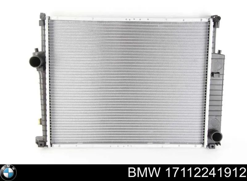 Радиатор охлаждения двигателя BMW 17112241912