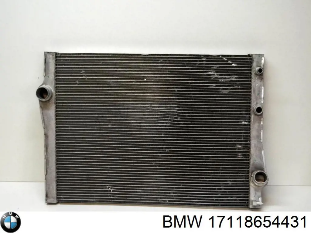 Радиатор 17118654431 BMW