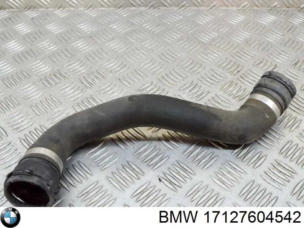 Патрубок радиатора 17127604542 BMW