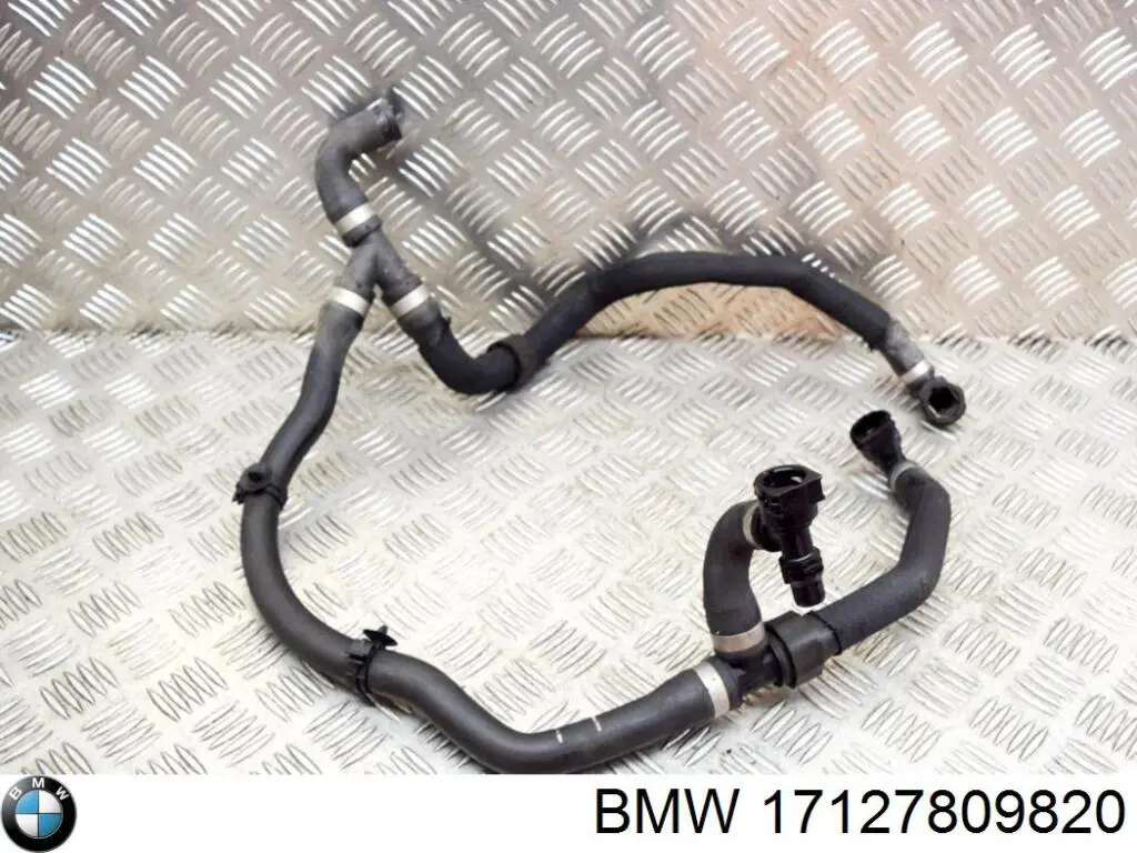 Нижний патрубок радиатора BMW 17127809820