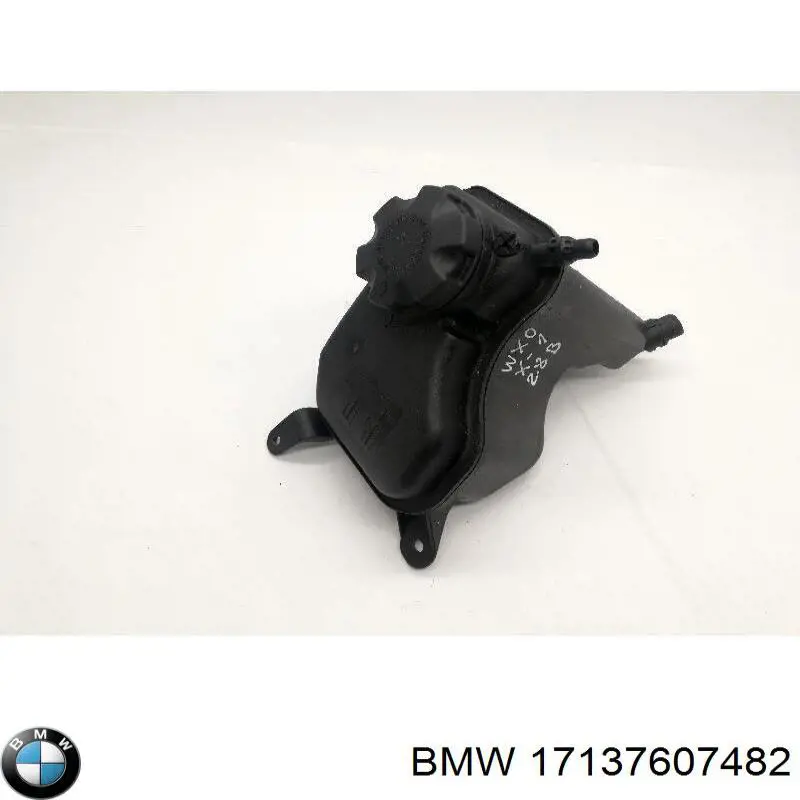 Бачок системы охлаждения 17137607482 BMW