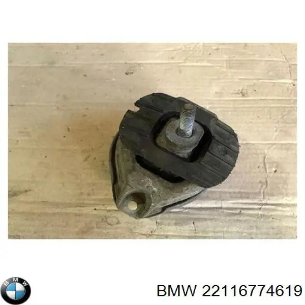 Левая подушка двигателя 22116774619 BMW